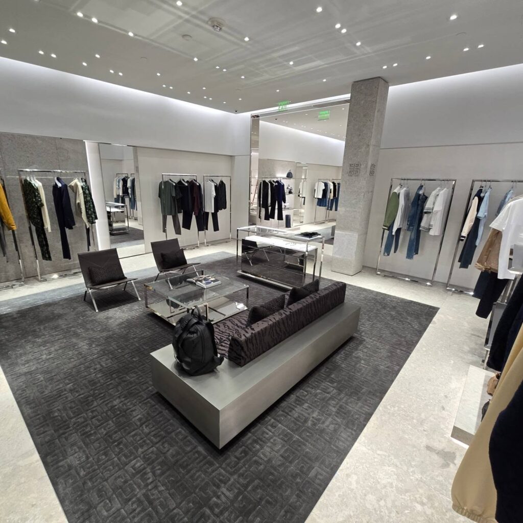 Instagram post from richshopft. This post is in position 7.